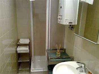 Checkvienna - Siebenbrunnengasse Hotel 2*, Vienna